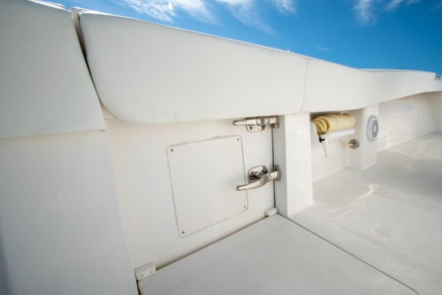 2011 Invincible 42CC