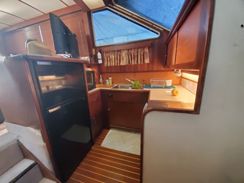 1989 Tollycraft Cockpit Motor Yacht