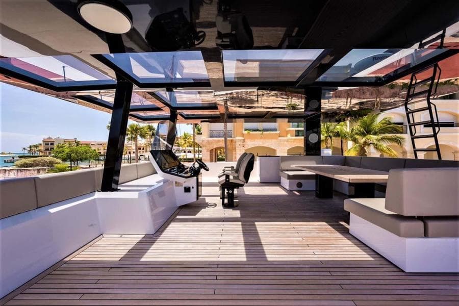 9 Rock Star Flybridge