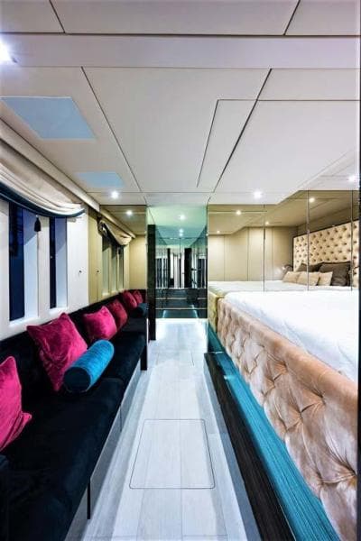20 Rock Star Master Stateroom