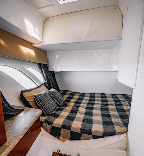 2009 Intrepid 430 Sport Yacht