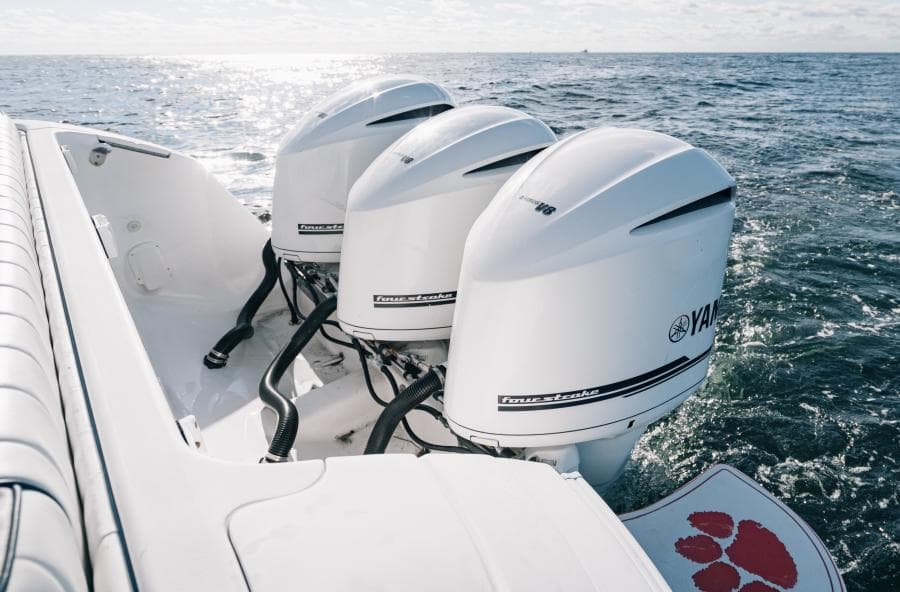 2009 Intrepid 430 Sport Yacht