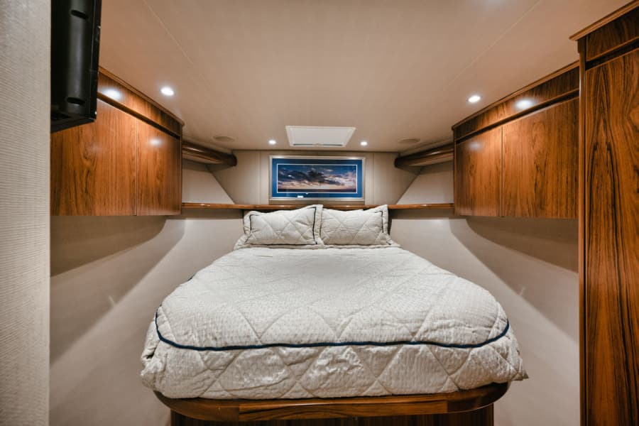 2016 Viking 62 Convertible