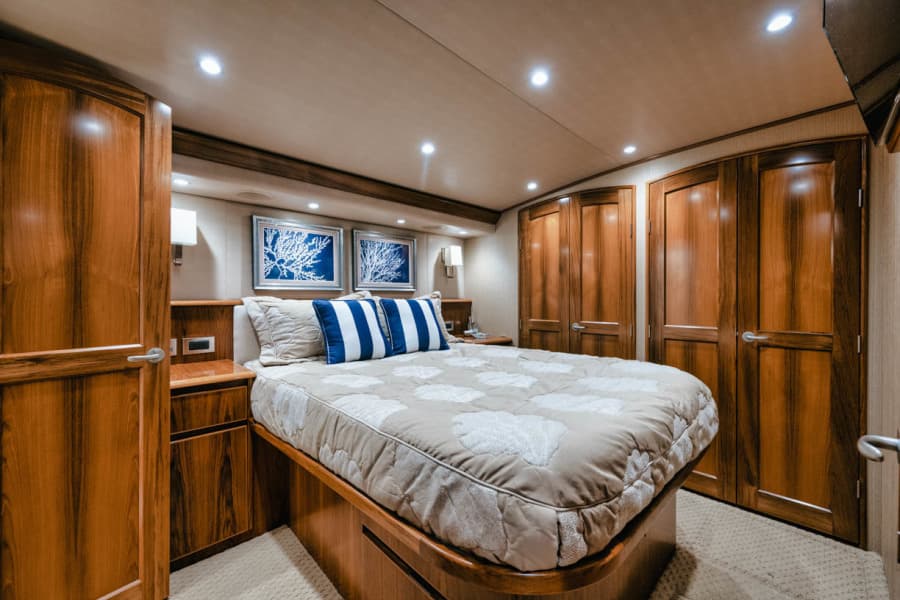 2016 Viking 62 Convertible