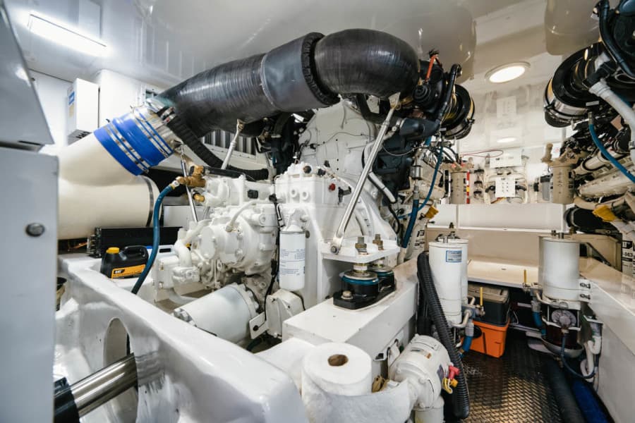 2016 Viking 62 Convertible