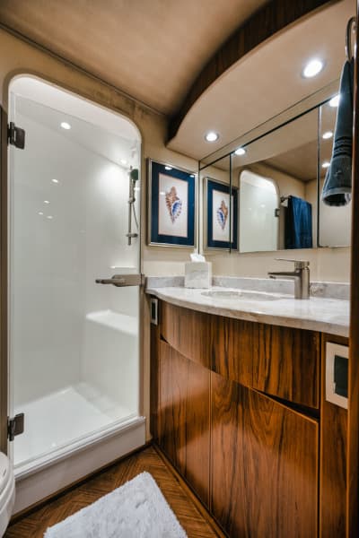 2016 Viking 62 Convertible