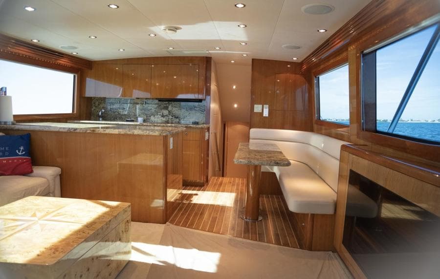 2005 Hatteras 60 Convertible