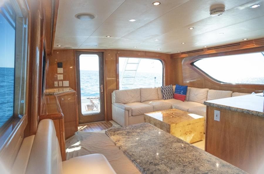 2005 Hatteras 60 Convertible