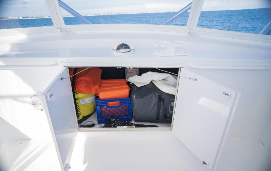 2005 Hatteras 60 Convertible