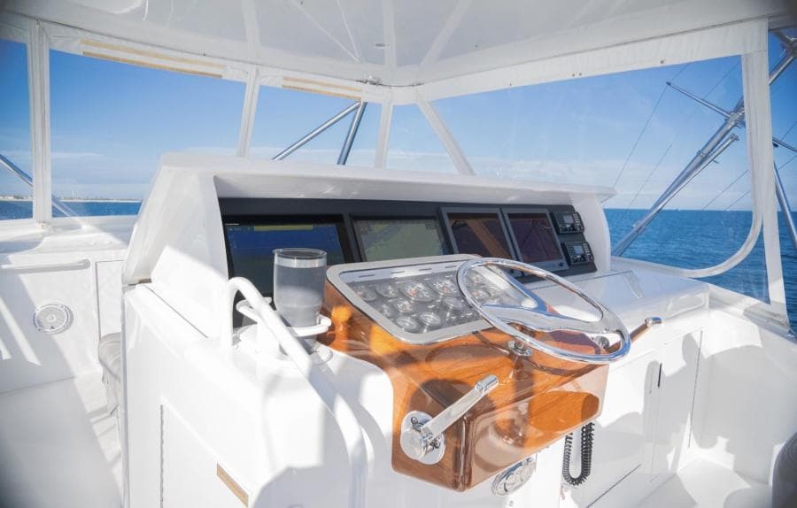 2005 Hatteras 60 Convertible