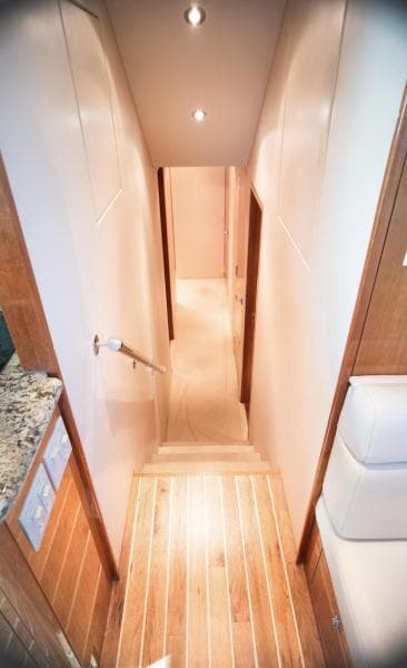 2005 Hatteras 60 Convertible