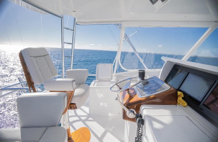 2005 Hatteras 60 Convertible