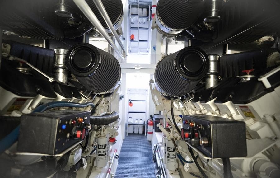 2005 Hatteras 60 Convertible