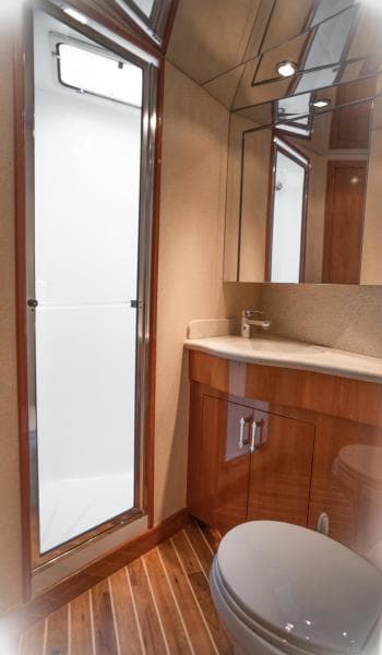 2005 Hatteras 60 Convertible