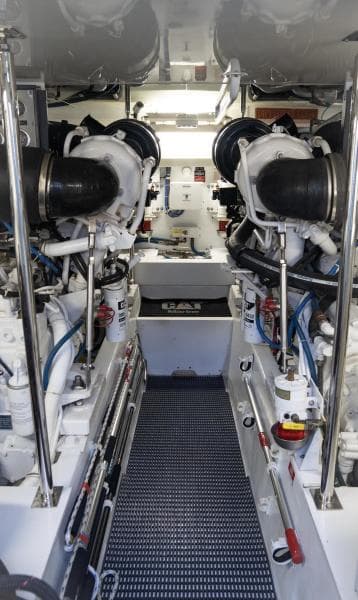 2005 Hatteras 60 Convertible