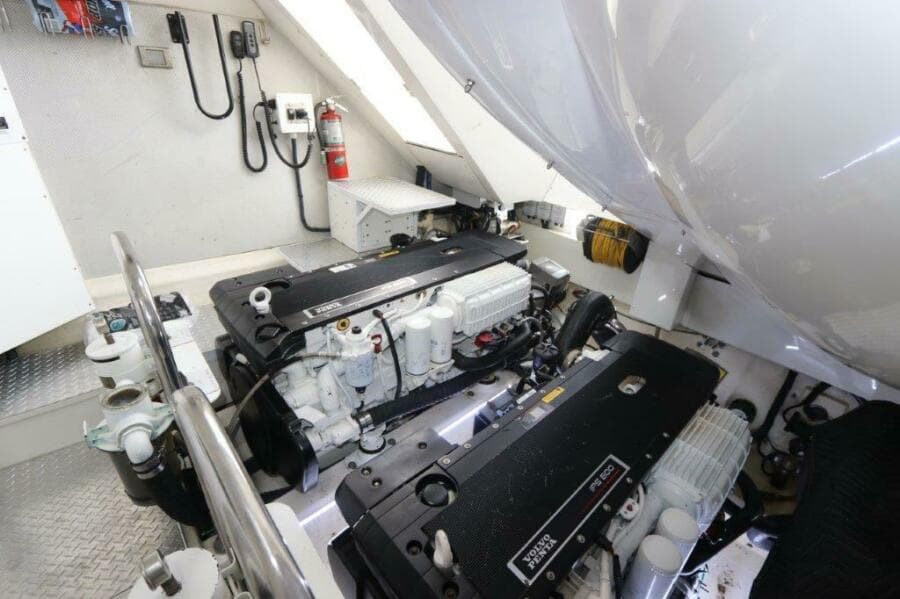 2009 Lazzara Yachts LSX 75