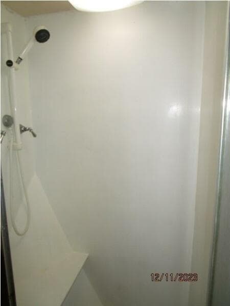 72' DeFever port forward guest stateroom shower