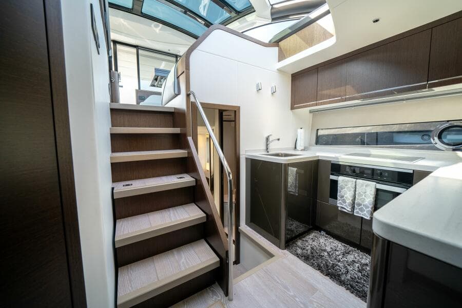 2022 Sunseeker 60 Predator EVO