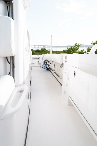 2022 Everglades 253CC