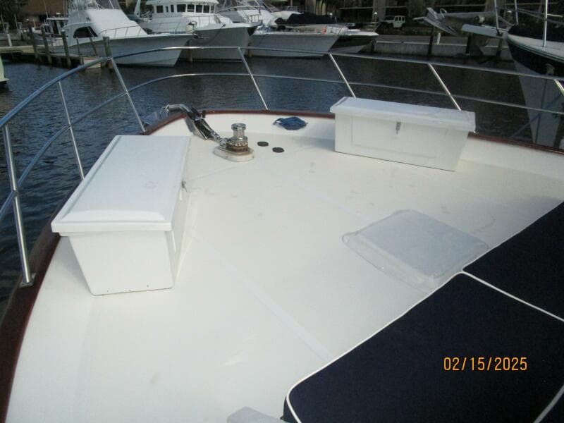 57' DeFever foredeck1