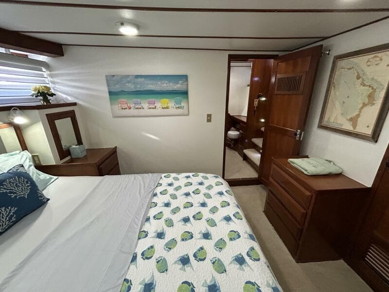 57' DeFever mid guest stateroom forward