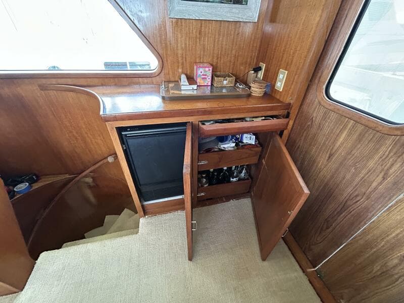 57' DeFever salon starboard aft