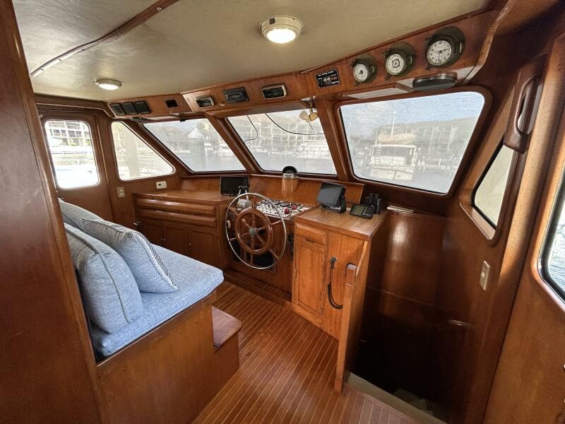 57' DeFever pilothouse forward