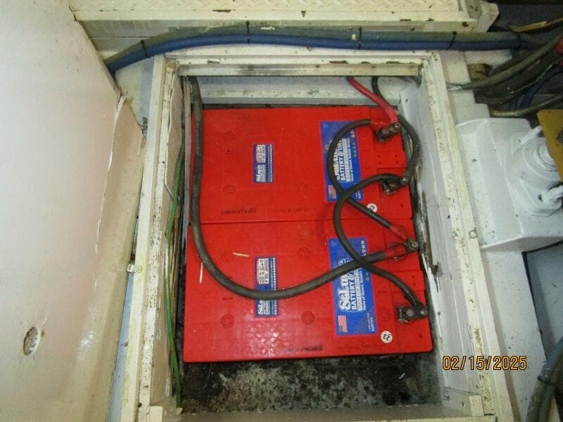 57' DeFever battery bank3