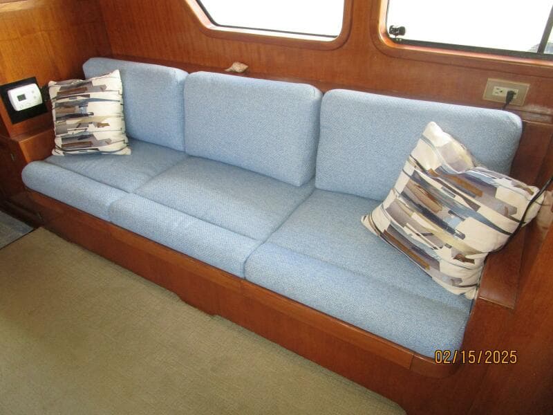 57' DeFever salon starboard seating