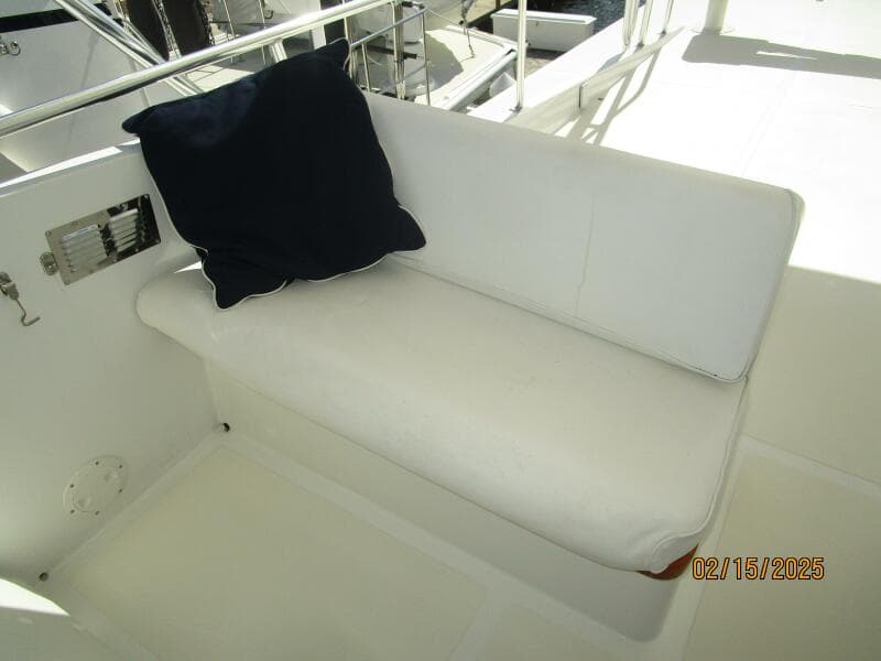 57' DeFever flyrbidge starboard seating