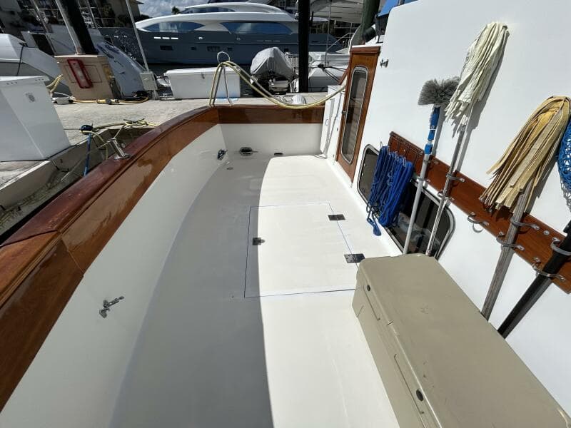 57' DeFever cockpit port