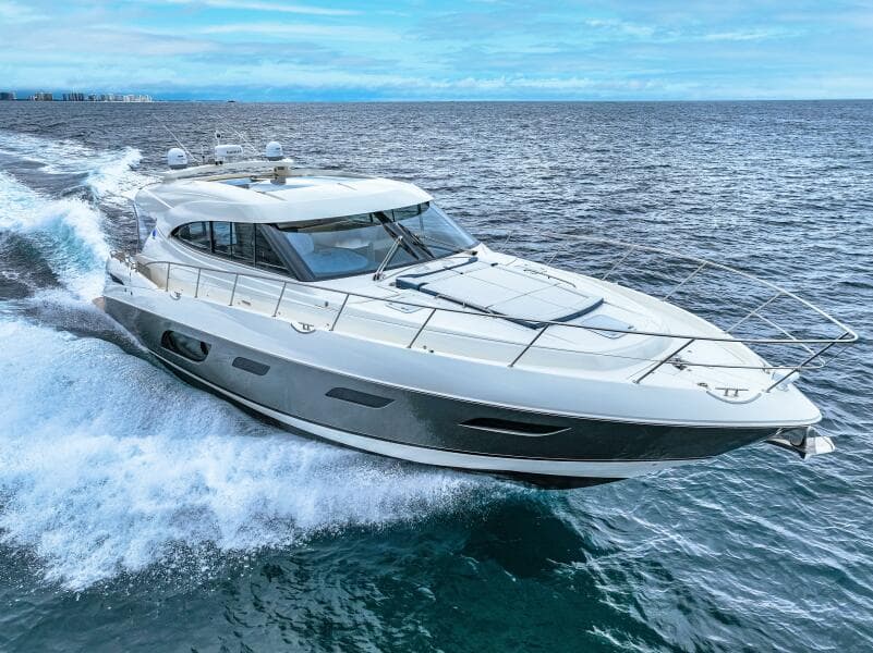 2022 Riviera 6000 Sport Yacht Platinum Edition