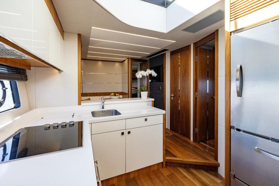 2020 Sunseeker Predator