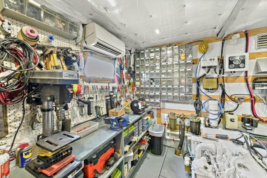 2018 Avenger Luxury Catamaran Coastal Cruiser