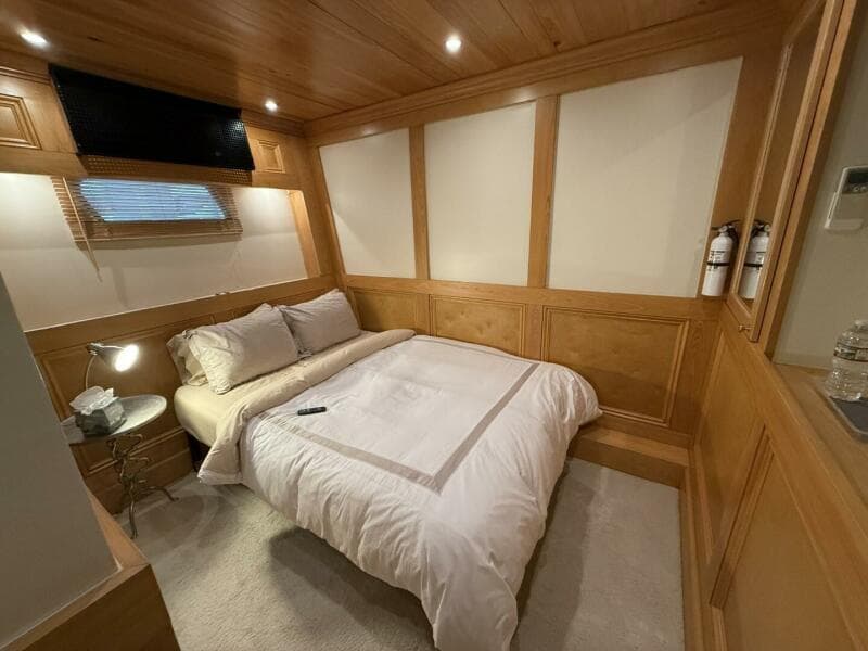 2018 Avenger Luxury Catamaran Coastal Cruiser