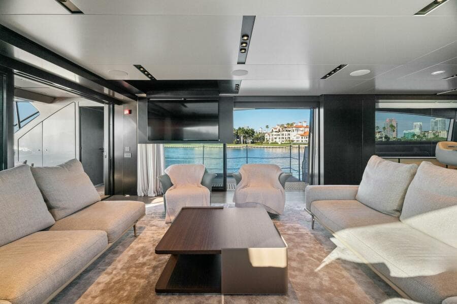 2023 Pershing GTX Motoryacht