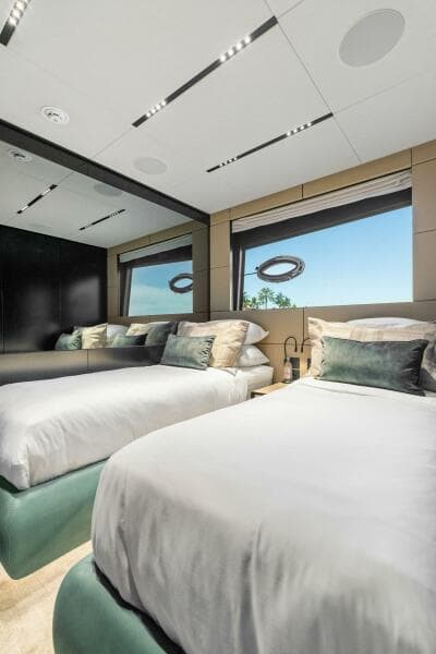 2023 Pershing GTX Motoryacht