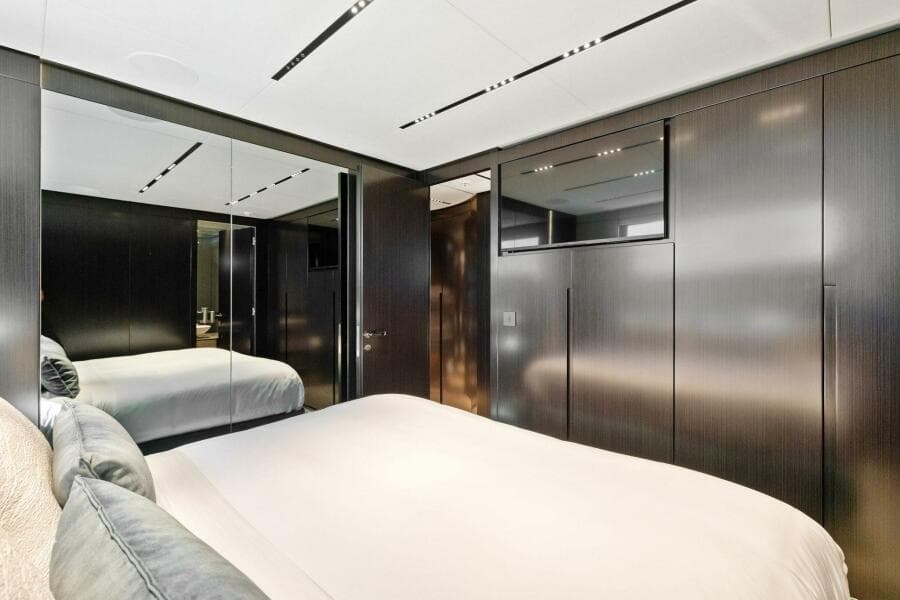 2023 Pershing GTX Motoryacht