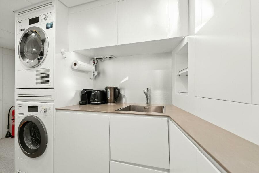 2023 Pershing GTX Motoryacht