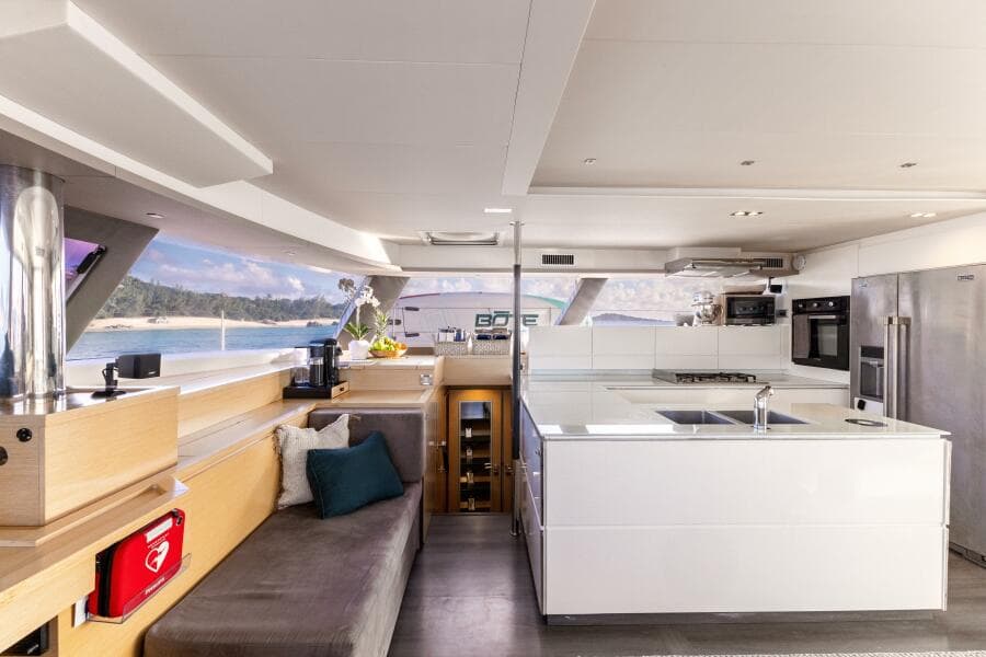 2017 Fountaine Pajot Victoria 67