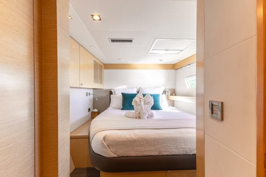 2017 Fountaine Pajot Victoria 67