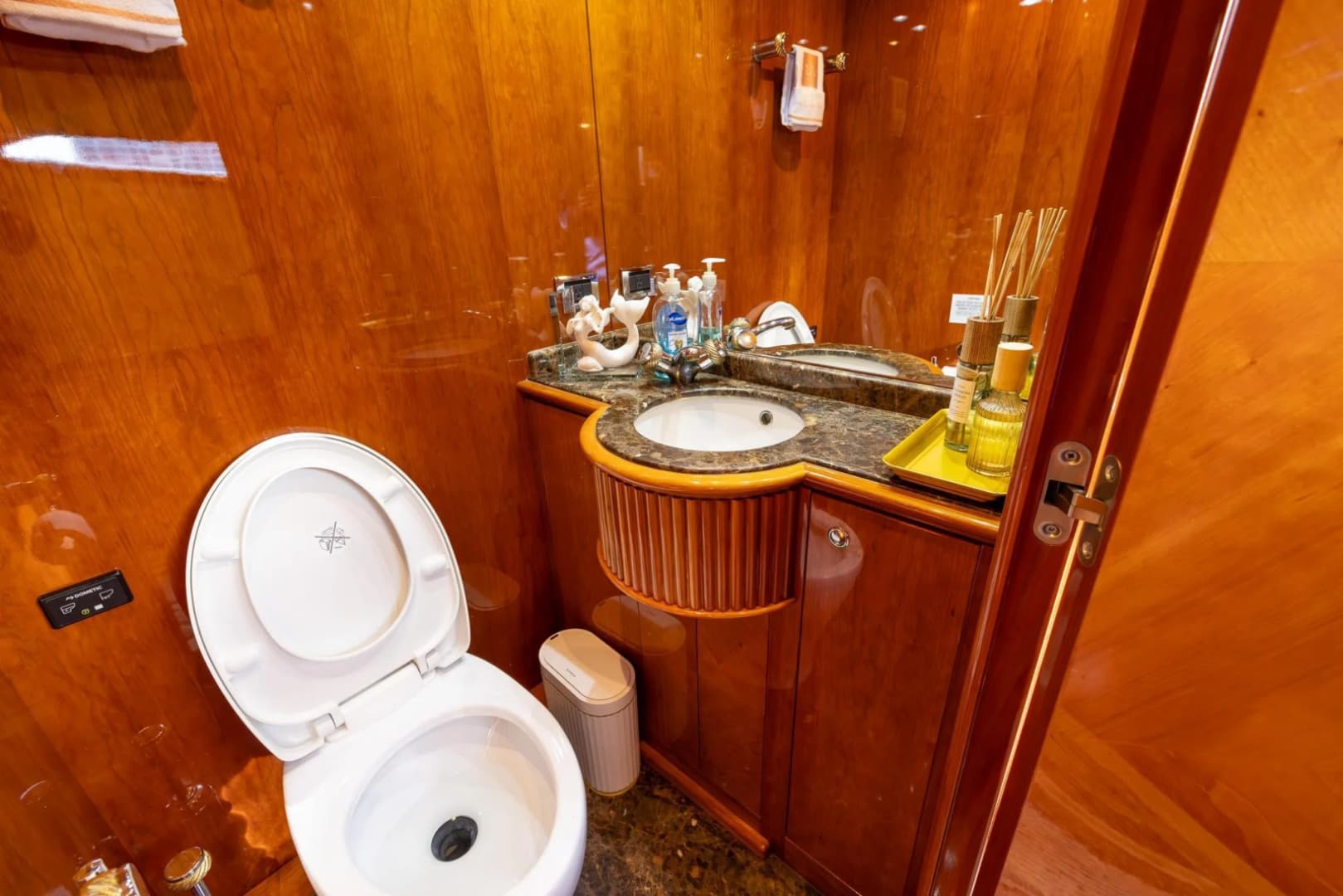 1999 Azimut 100 Jumbo