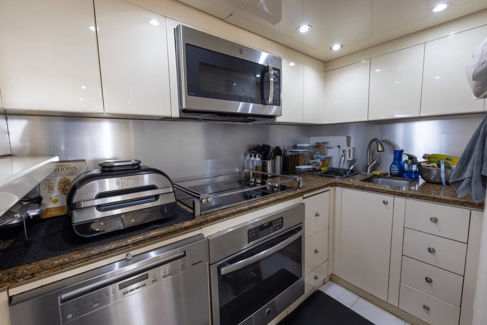 1999 Azimut 100 Jumbo