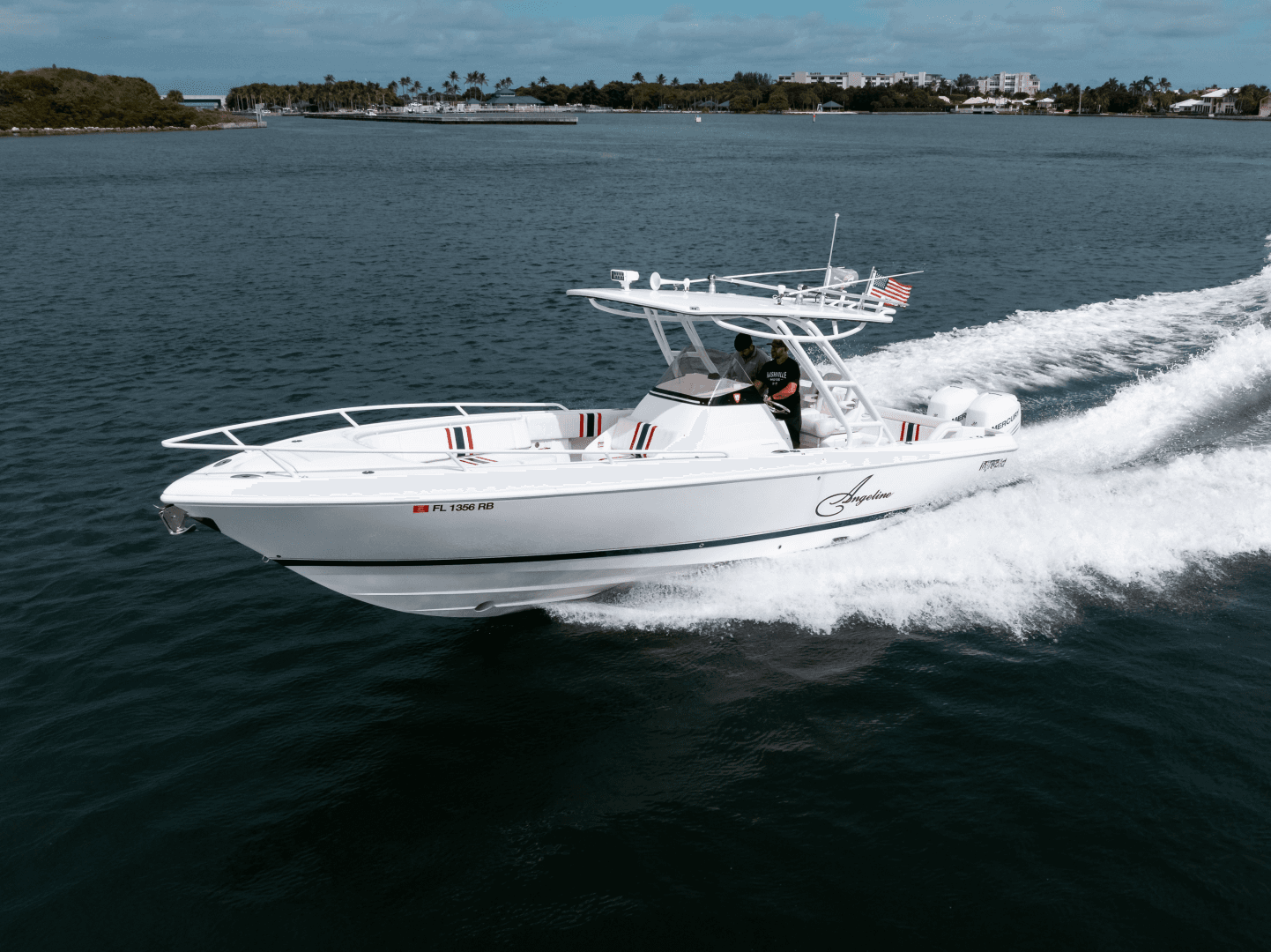 2015 Intrepid 327CC