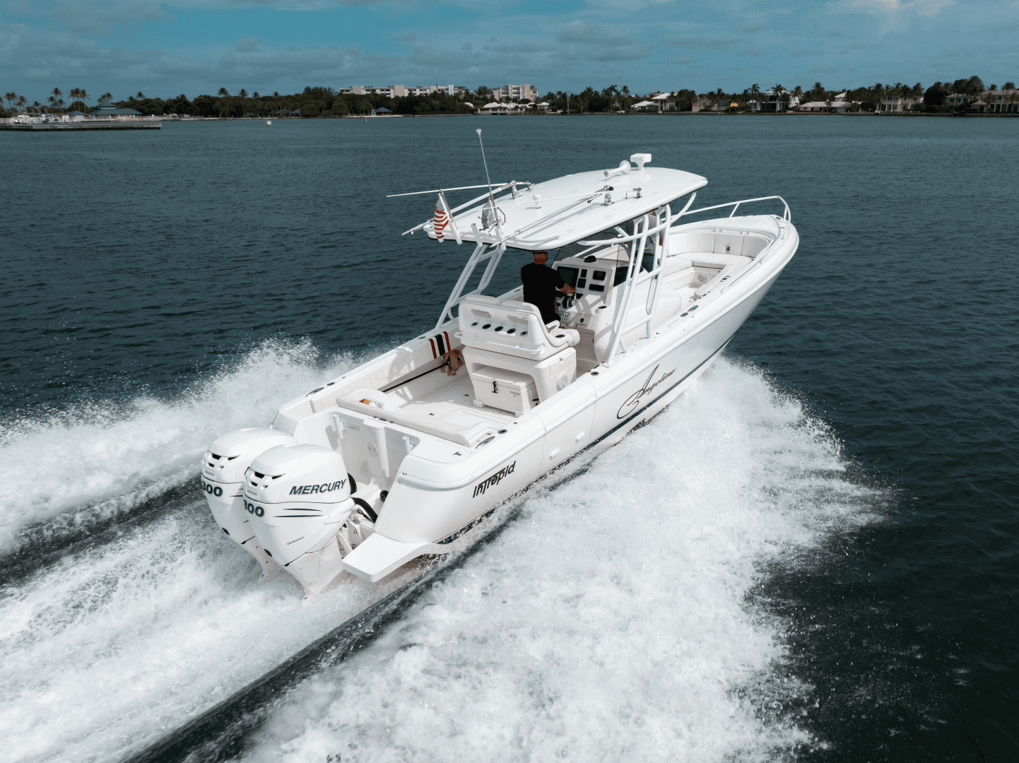 2015 Intrepid 327CC