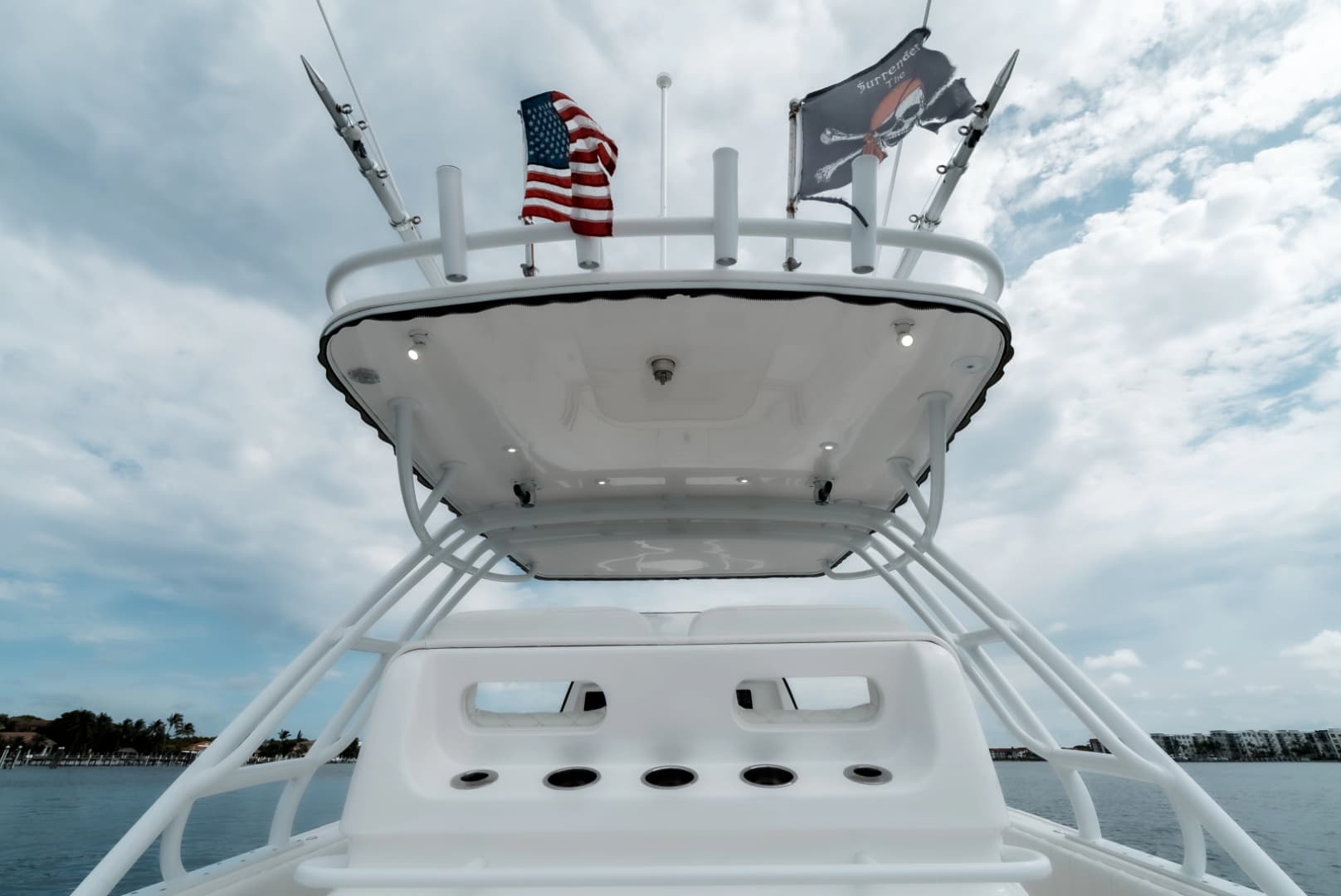 2015 Intrepid 327CC