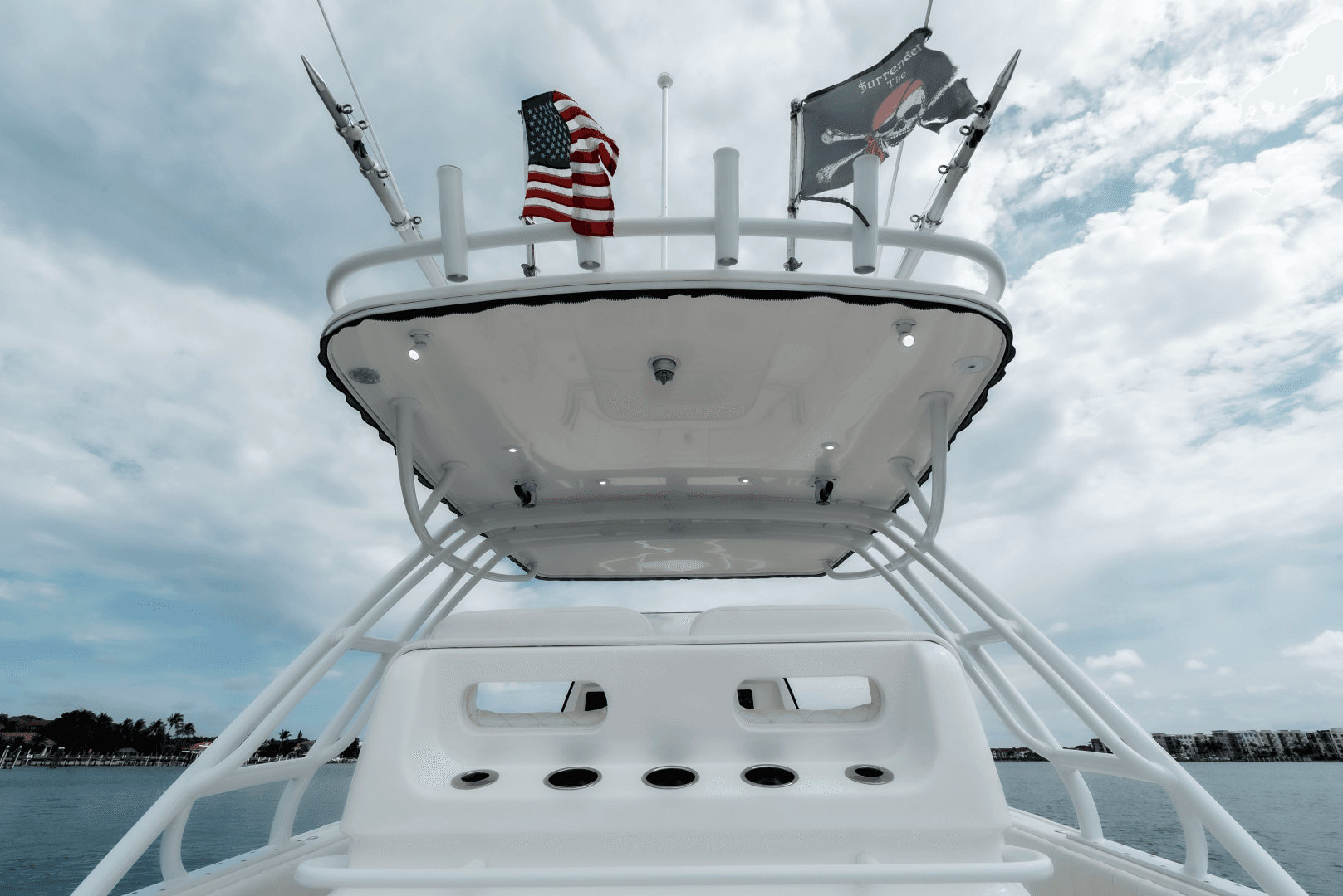 2015 Intrepid 327CC