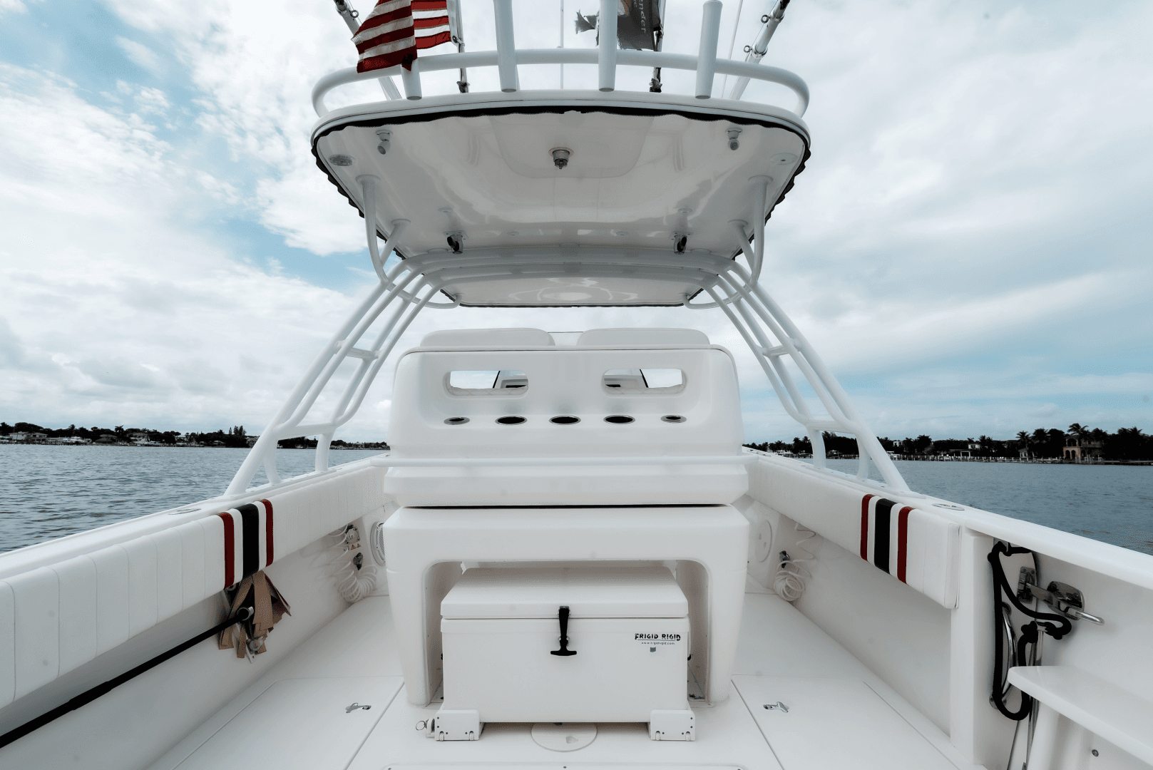 2015 Intrepid 327CC
