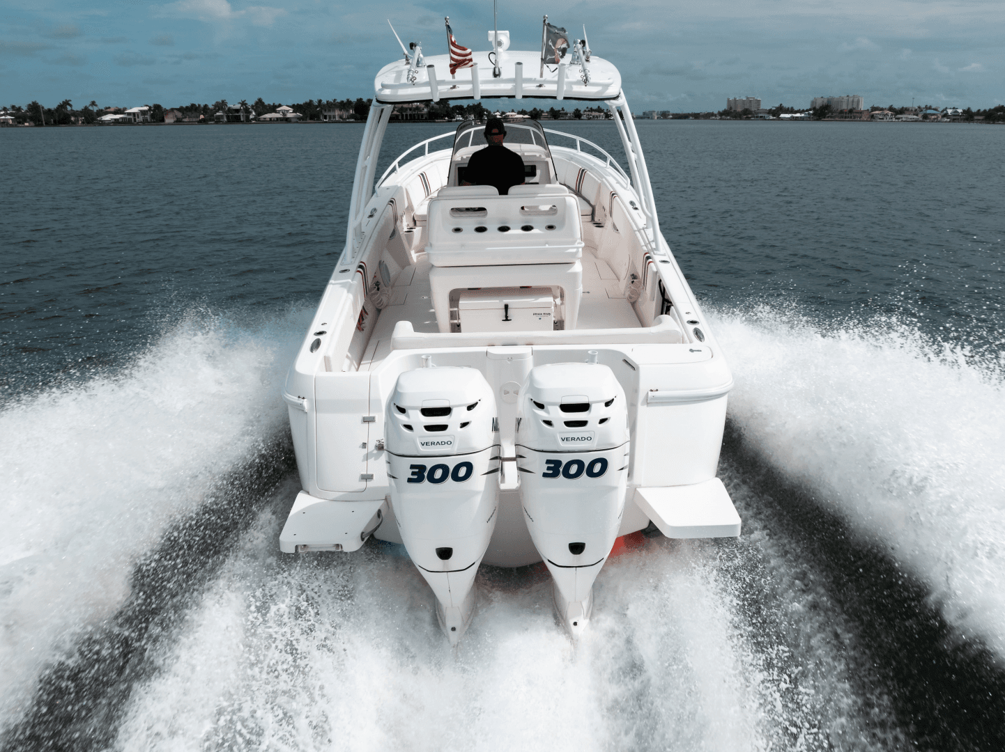2015 Intrepid 327CC