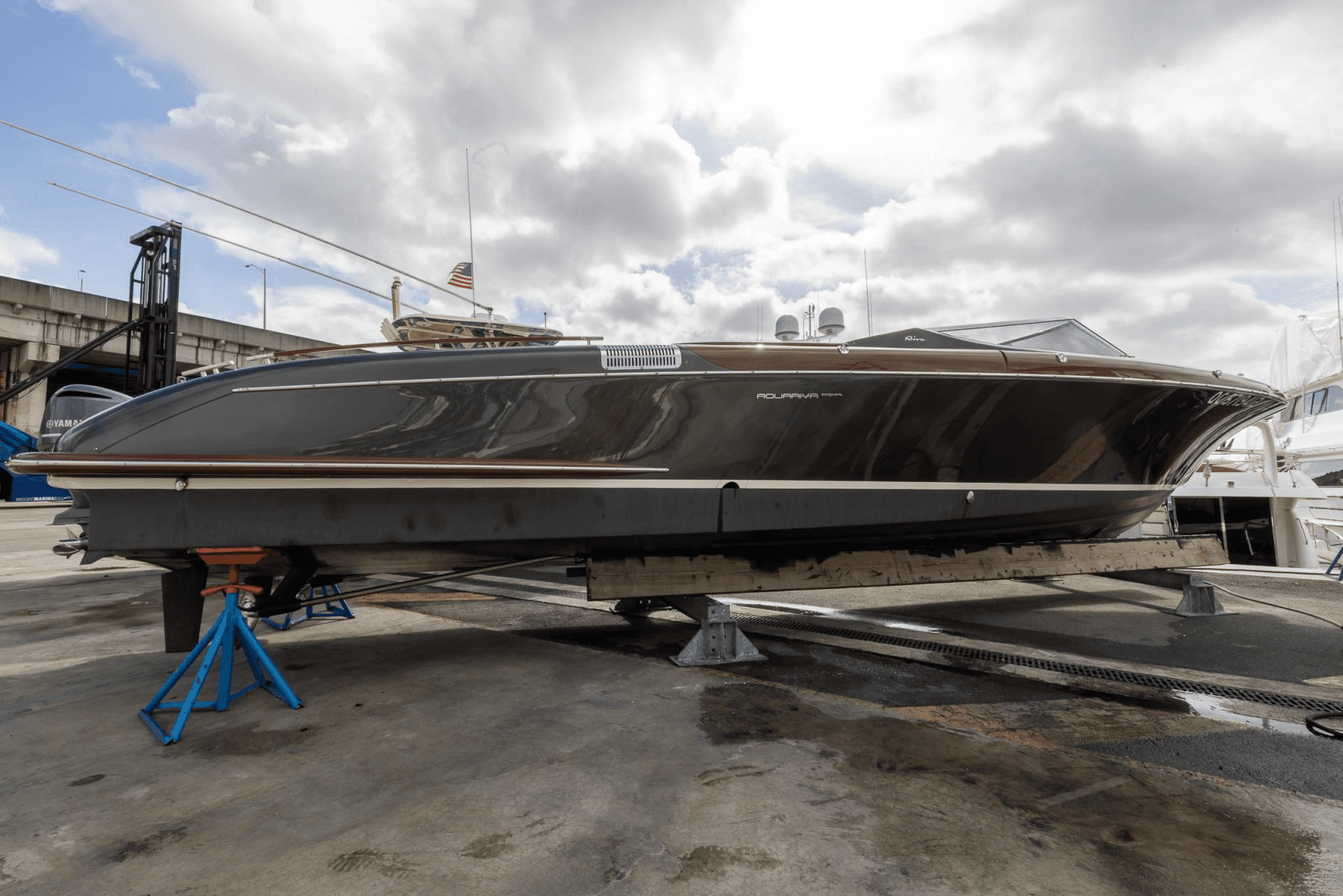 2013 Riva 33' Aquariva Super